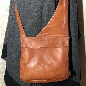 Brown leather crossbody bag medium